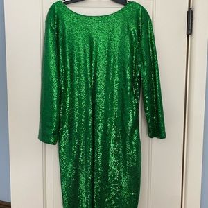Emerald sequin dream! Super fun and sexy. Size XL but fits like an 8/10